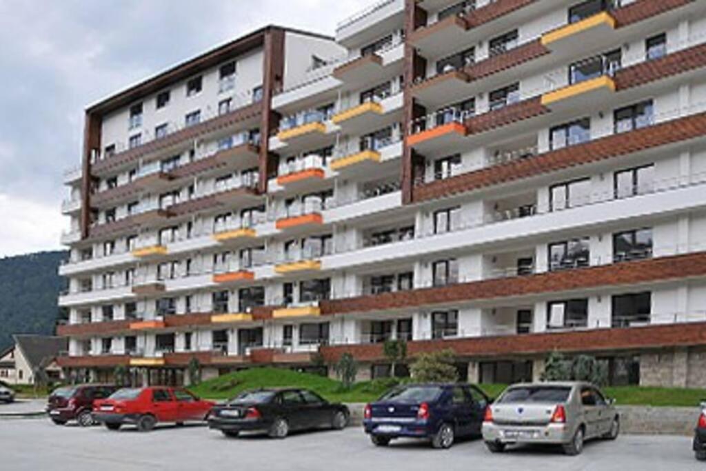 Romantic Jacuzzi Luxury Apartment Sinaia Exteriér fotografie